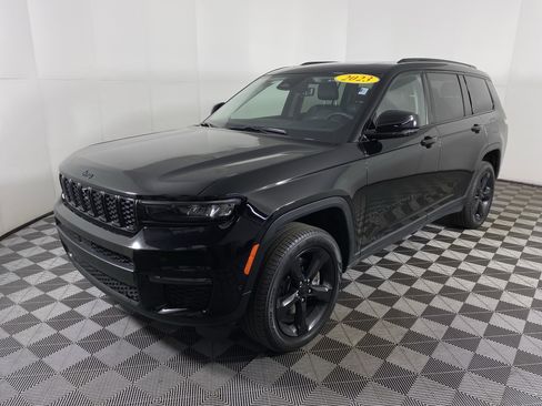 Used 2023 Jeep Grand Cherokee L Limited w/ Luxury Tech Group II image 10