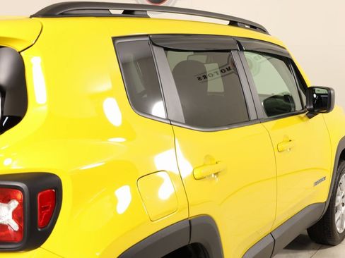 Used 2023 Jeep Renegade Latitude w/ Premium Group image 41
