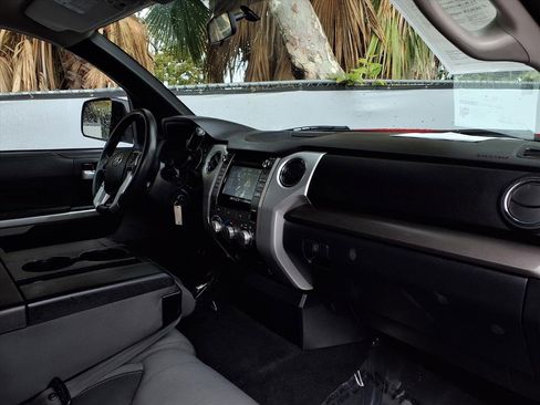 Used 2017 Toyota Tundra SR5 image 22