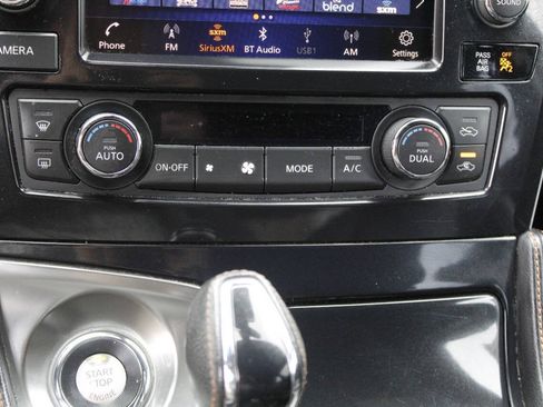 Used 2019 Nissan Maxima SR w/ Premium Package FWD image 28