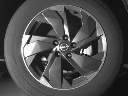 Used 2025 Nissan Rogue SV image 13