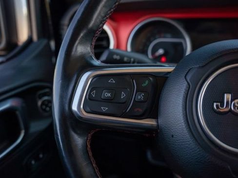Used 2018 Jeep Wrangler Unlimited Rubicon AWD/4WD image 16