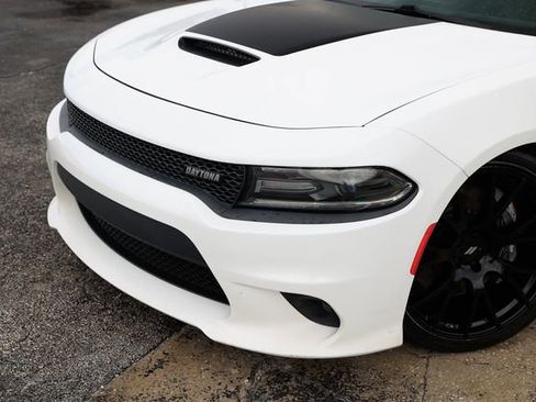 Used 2017 Dodge Charger R/T image 28