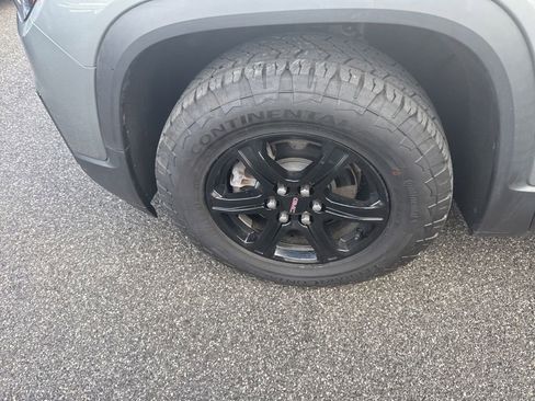 Used 2023 GMC Acadia AT4 w/ Technology Package image 10