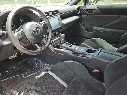 Used 2023 Toyota GR86 Premium RWD image 9