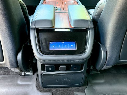 Used 2024 Lincoln Navigator L Reserve AWD/4WD image 22
