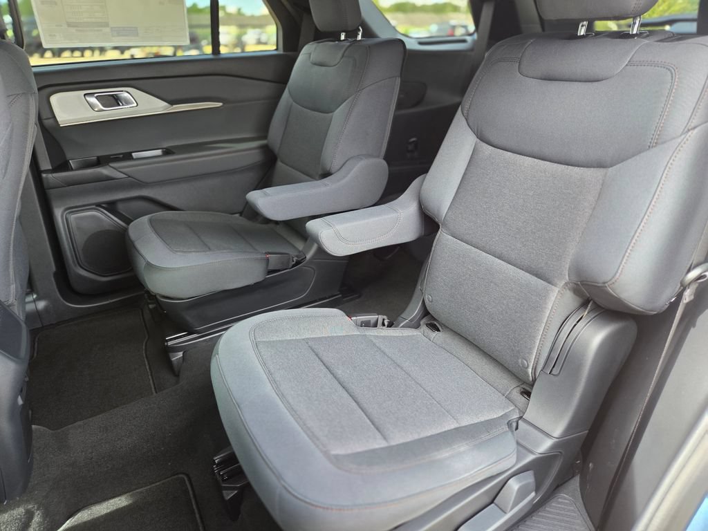New 2027 Ford Explorer Active RWD image 16