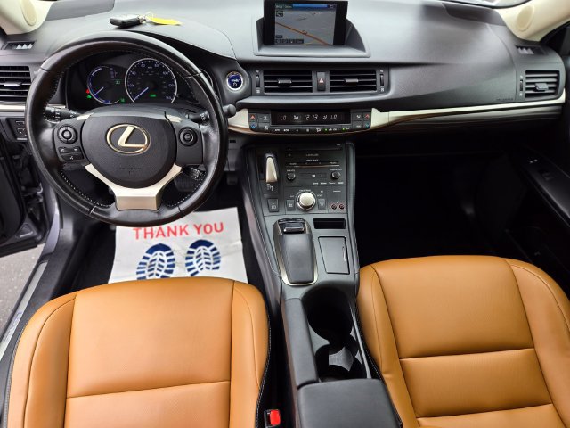 Used 2017 Lexus CT 200h FWD image 12