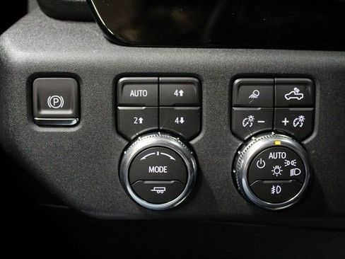 New 2026 GMC Sierra 2500 SLT AWD/4WD image 22