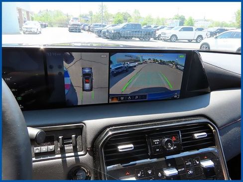 Used 2025 Nissan Armada PRO-4X AWD/4WD image 22
