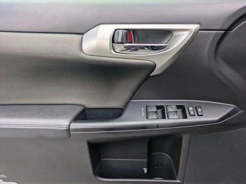 Used 2013 Lexus CT 200h image 4
