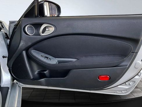 Used 2014 Nissan 370Z Coupe image 23