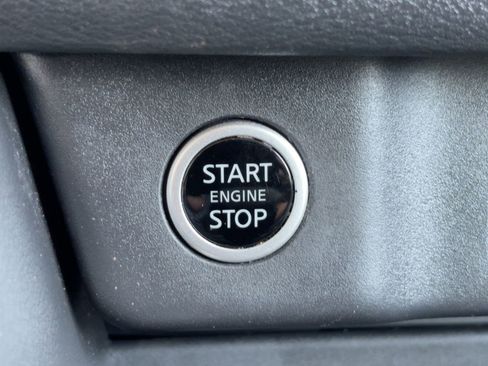 Used 2023 Nissan Rogue SV image 25