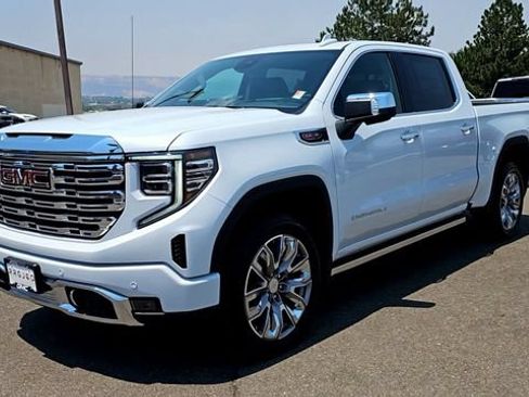 New 2026 GMC Sierra 1500 Denali w/ Denali Reserve Package AWD/4WD image 4