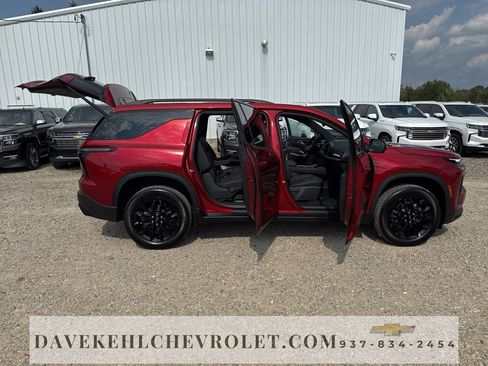 Used 2024 Chevrolet Traverse LT w/ Midnight/Sport Edition image 30