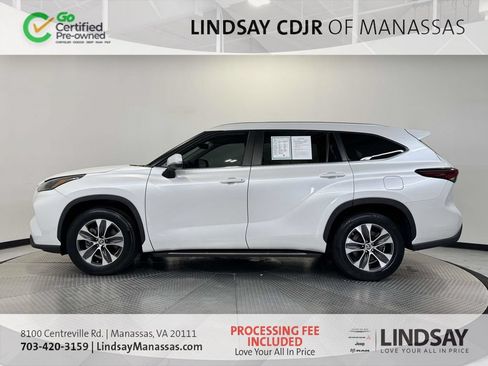 Used 2024 Toyota Highlander XLE FWD image 5