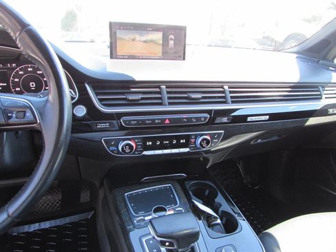 Used 2017 Audi Q7 3.0T Premium Plus w/ Premium Plus Package AWD/4WD image 16
