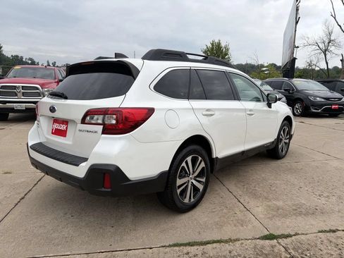 Used 2019 Subaru Outback 2.5i Limited AWD/4WD image 8