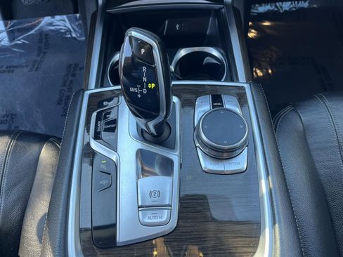 Used 2019 BMW 740i xDrive image 17
