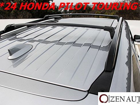 Used 2024 Honda Pilot Touring image 12