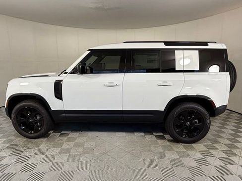 New 2025 Land Rover Defender 110 S image 4