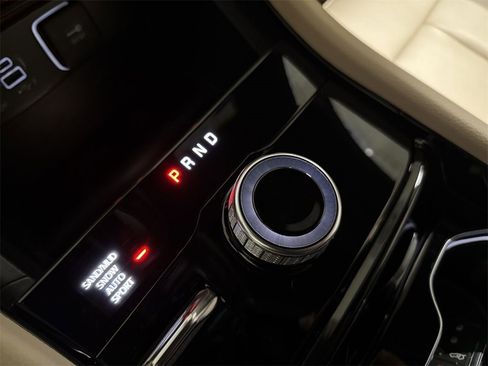 Used 2023 Jeep Grand Cherokee Limited image 17