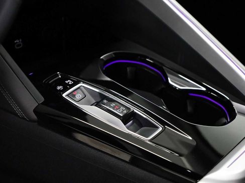 Certified 2025 Audi Q5 Premium w/ Convenience Package image 26