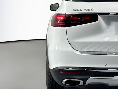 New 2026 Mercedes-Benz GLS 450 4MATIC image 15