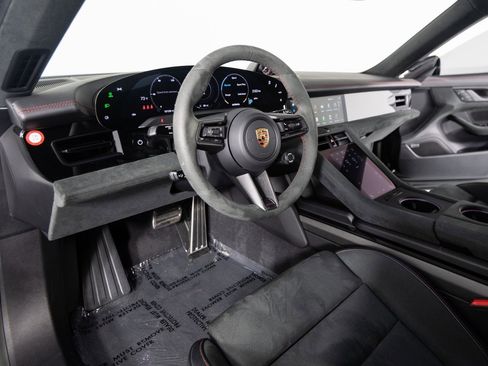 Certified 2023 Porsche Taycan GTS image 4