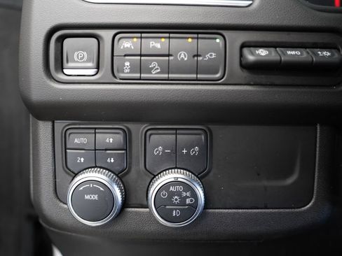 Used 2021 GMC Yukon XL AT4 w/ Rear Media and Nav Package AWD/4WD image 22