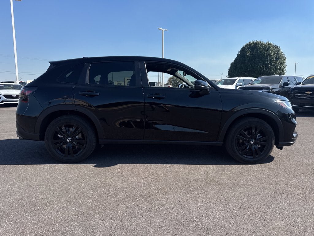 Used 2027 Honda HR-V Sport image 9