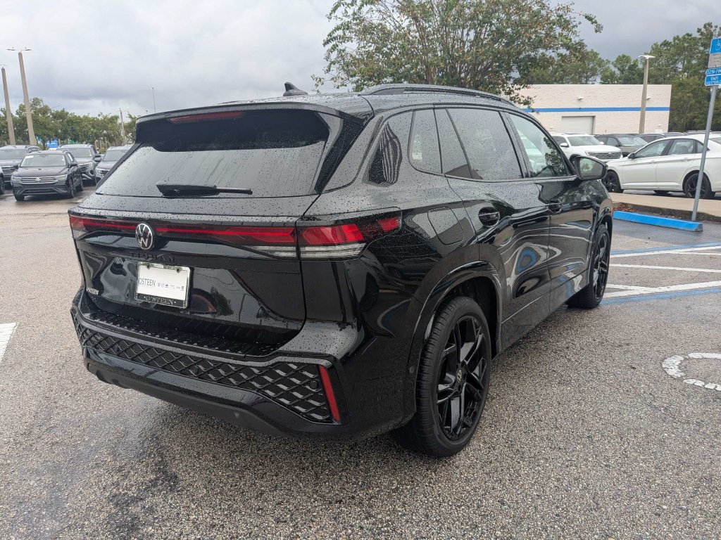 Certified 2026 Volkswagen Tiguan SE R-Line FWD image 6