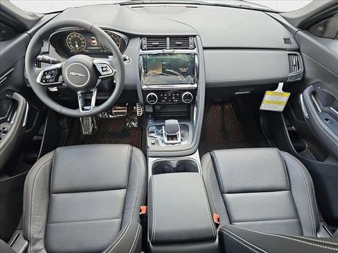 New 2024 Jaguar E-PACE R-Dynamic SE image 9