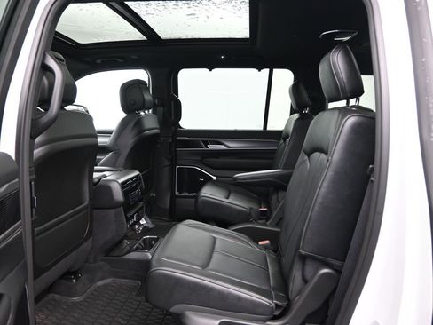 New 2026 Jeep Grand Wagoneer Limited AWD/4WD image 32