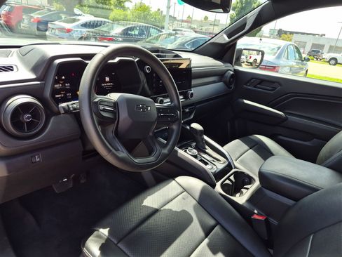 Used 2024 Chevrolet Colorado Trail Boss w/ Technology Package AWD/4WD image 17