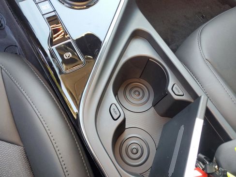 New 2025 Kia Niro Wind w/ Wind Preserve Package image 10