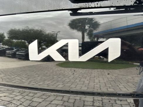 Used 2024 Kia Soul LX w/ Option Group 015 FWD image 10