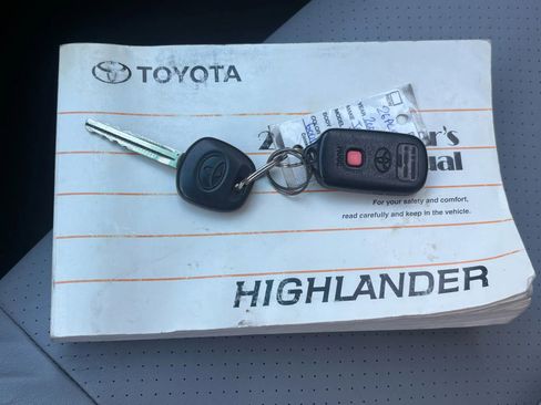 Used 2006 Toyota Highlander Limited image 37