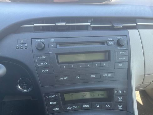 Used 2011 Toyota Prius Two image 25