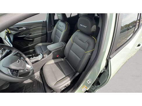 Certified 2025 Chevrolet Trax ACTIV w/ Sunroof Package FWD image 24