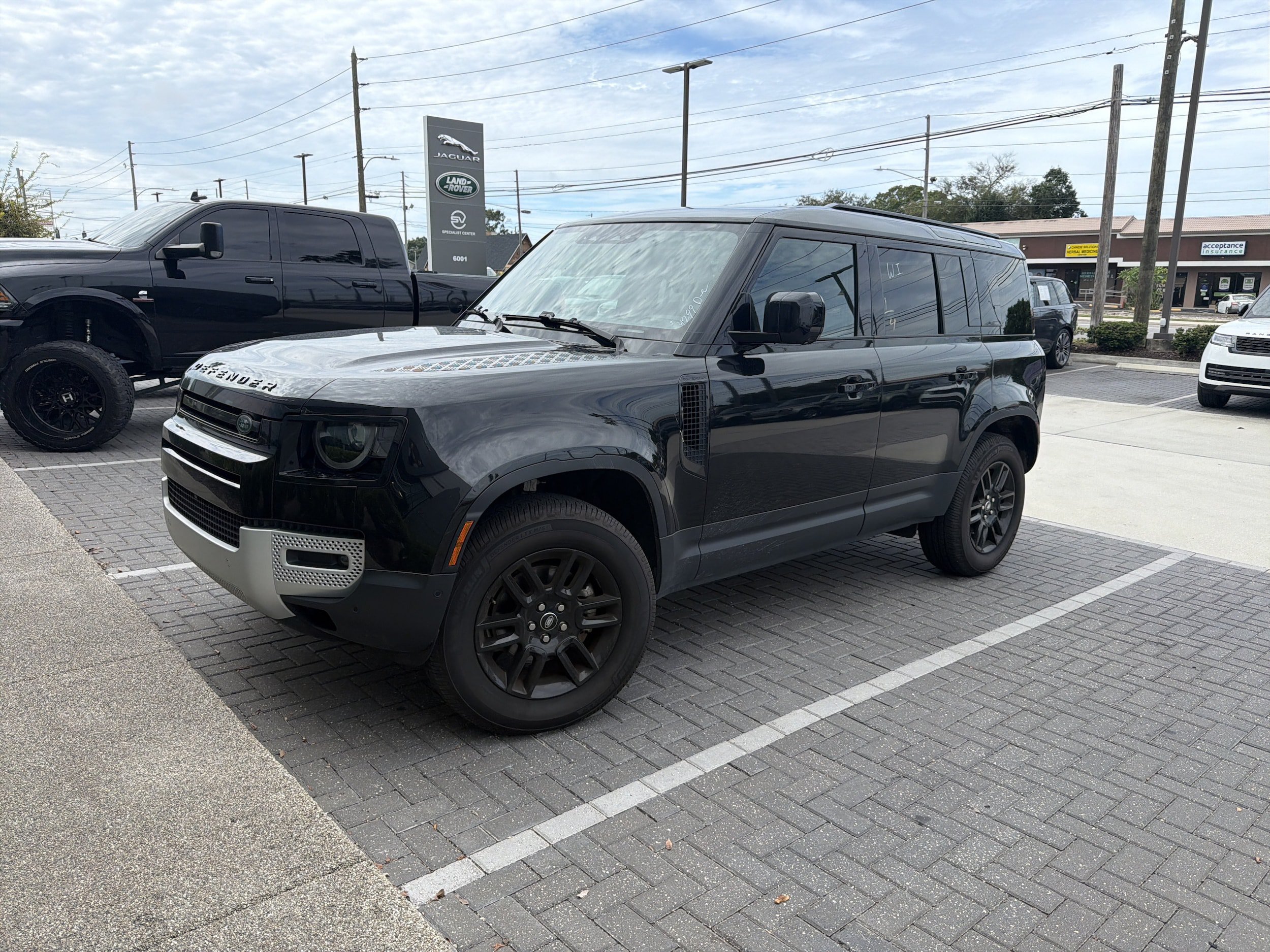 Used 2025 Land Rover Defender 110 S AWD/4WD image 1