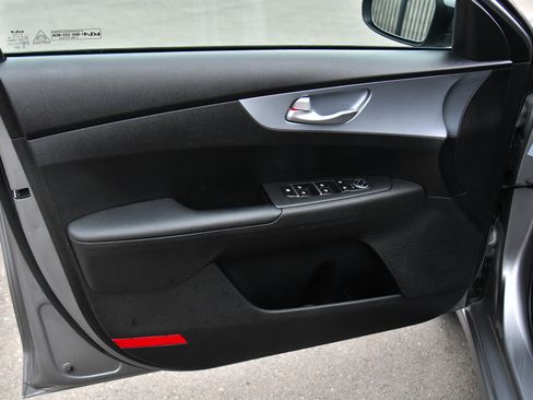 Used 2023 Kia Forte LXS image 13