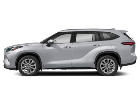Certified 2025 Toyota Highlander XLE image 3