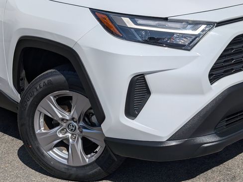 Used 2025 Toyota RAV4 XLE FWD image 10