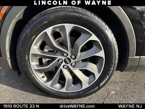 Certified 2022 Lincoln Nautilus Reserve image 26