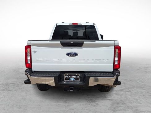 Used 2025 Ford F250 XLT w/ FX4 Off-Road Package AWD/4WD image 9