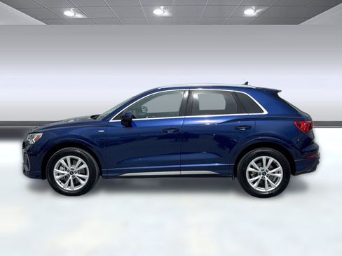 Certified 2025 Audi Q3 2.0T Premium AWD/4WD image 2