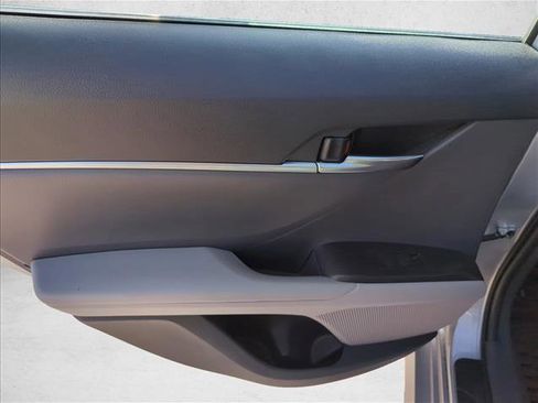 Used 2022 Toyota Camry LE FWD image 8