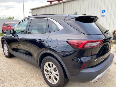 Used 2023 Ford Escape Active w/ Tech Pack #2 FWD image 3