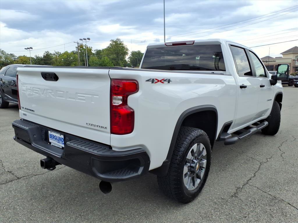 Used 2024 Chevrolet Silverado 2500 Custom w/ Custom Value Package AWD/4WD image 4